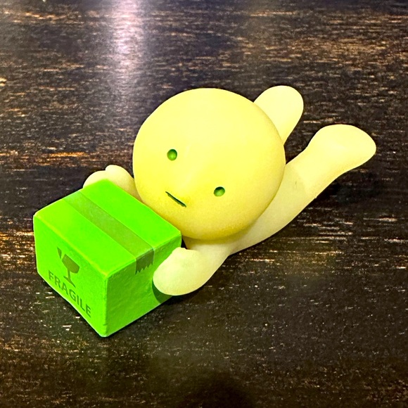 SMISKI Moving Series. Smiski Falling Down - Picture 1 of 4